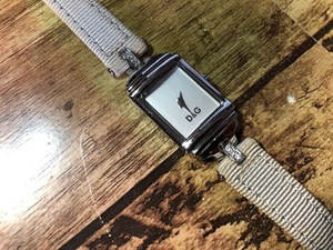 BK042 良品程度 レア D＆G ドルチェ＆ガッバーナ ロゴデザイン シルバー 純正ベルト クオーツ レディース 腕時計