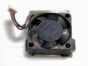 Apple PowerBook G3 400 M7572 fan KD0502PEB2-8 [G216]