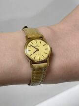 T352 美品　OMEGA オメガ DE VILLE デビル ゴールド クォーツ 時計 腕時計 レディース　手巻き_画像6