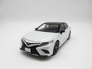 1/30 トヨタ 新型カムリ ハイブリッド WS レザーパッケージ CAMRY 非売品 カラーサンプル ミニカー　2トーン ブラックxホワイトパール