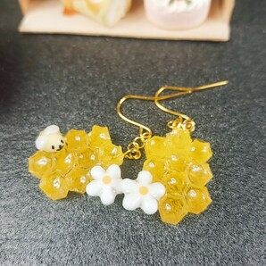 蜂の巣　ハンドメイド　ピアス