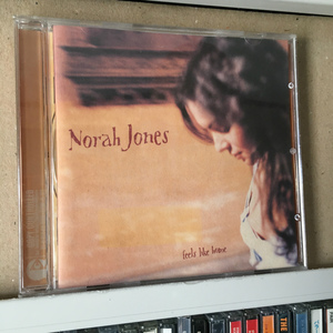 Norah Jones「feels like home」＊グラミー賞8部門受賞という快挙をなし遂げた21世紀のシンデレラ・ガールの2ndアルバム