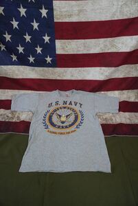 米軍 NAVY 放出品 US Tシャツ サイズ M MEDIUM グレー GLOBAL FORCE FOR GOOD 海軍 サバゲー アメカジ アメリカ 古着 シンプル プリント T