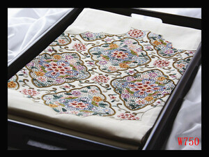 【W750】厳選逸品　相良刺繍　唐草花文様　象牙色地　贅沢な刺繍に心奪われて　太鼓柄高級正絹美術袋帯　検★着物名古屋帯和装小物帯締め