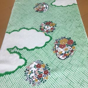 ★着物ハギレ 丸紋雲草花 グリーン身頃★115 アンティーク 正絹 着物 パッチワーク リメイク