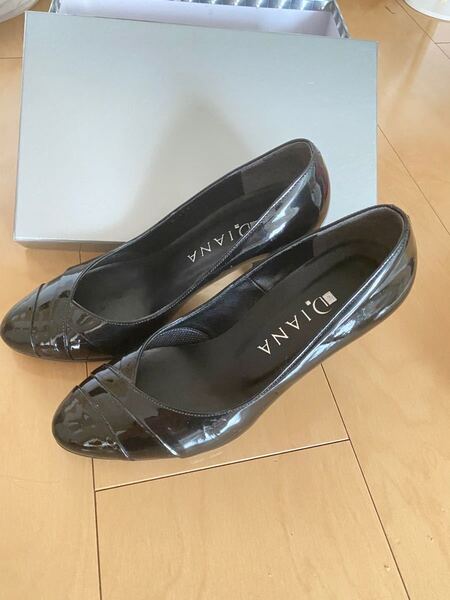 DIANAエナメルパンプス ヒール7.5