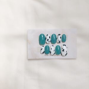 ジェルネイルチップ ハンドメイド 牛柄