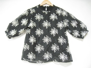 alicia PAGEBOY have sia Pageboy tops blouse . minute sleeve the back side button embroidery total pattern black black free size 