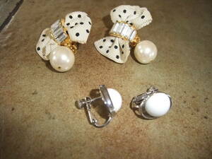  ribbon & human work stone earrings 2 piece unused goods 