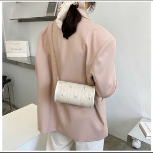 ショルダーバッグ レディース 草編みバッグ 麦わら肩掛け トートバッグ 手提げ