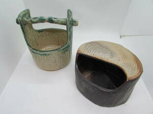 【送料無料】花器　花瓶　2個セット　切り株型　手桶型　変わった形　(K690)