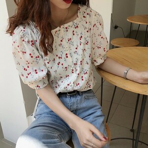 春夏新作　韓国風レディース服　花柄シャツ　半袖Ｔシャツ　XLサイズ トップス