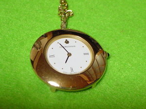 珍品　デザイン　COURVOISIER　ペンダント時計　薄型　ゴールド
