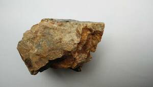 国産稀元素鉱物 フェルグソン石を二個セット　福島県伊達郡川俣町水晶山 苗木産業（株) 採石場 167ｇ８×5.3×3.6㎝ ＋画像⑥⑦178ｇ