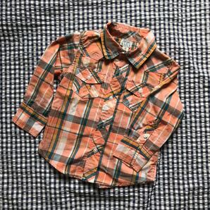 チェックシャツ