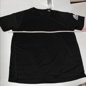 adidas Tシャツ サイズL未使用普段着トレーニングウェアジムスポーツサッカーランニング薄手Tシャツ重ね着にも未使用送料無料