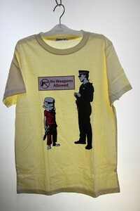 【Mサイズ】子供ダースベイダー　Tシャツ　薄黄色【d-86】