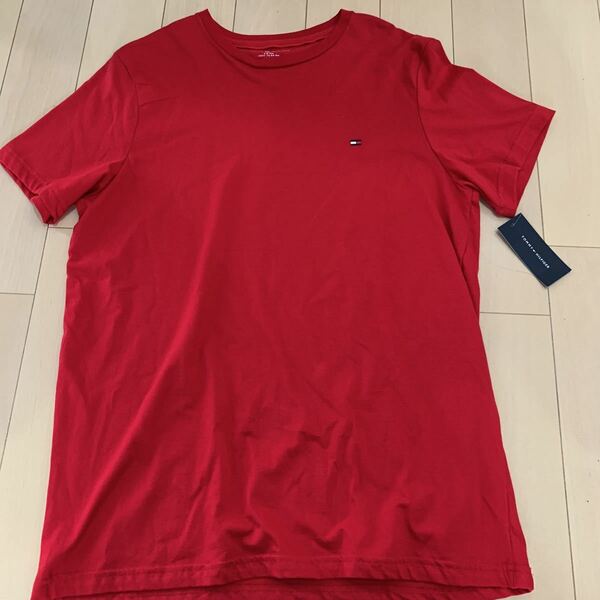 送料無料　未使用　TOMMY HILFIGER トミーヒルフィガー　 半袖 クルーネック Tシャツ Sサイズ　レッド　メンズ　フラッグロゴ シンプル