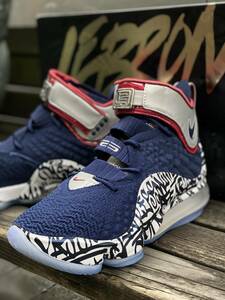 正規品 【us8.5】 NIKE ナイキ LEBRON XVII レブロンジェームズ GRAFFITI REMIX グラフィティ リミックス ミッドナイトネイビー NBA 26.5cm