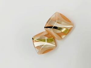 【美品】超希少　ヴィンテージ　1980s Avon エイボン　ゴールド 系　スクエア　イヤリング　アクリル　ピンク×ゴールド 四角