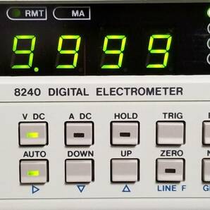 ＡＤＣＭＴ　８２４０　エレクトロメータ　校正・調整・書類・付属品付　２０１５年１１月製　１９．９９９ｍＡ～０．０１ｐＡ、ＤＣＶ測定