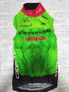 支給品　レインベスト　Cannondale　drapac slipstream　　キャノンデール　ドラパック New Balance　NB ニューバランスrainjacket garmin 