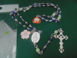 Art hand Auction A rosary made of sodalite and luminous plastic beads as a talisman for exams●73, beadwork, Finished product, others