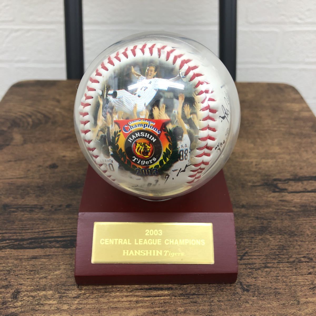Yahoo!オークション -「タイガース2003年優勝記念ボール」の落札 Yahoo!オークション -「タイガース2003年優勝記念ボール」の落札