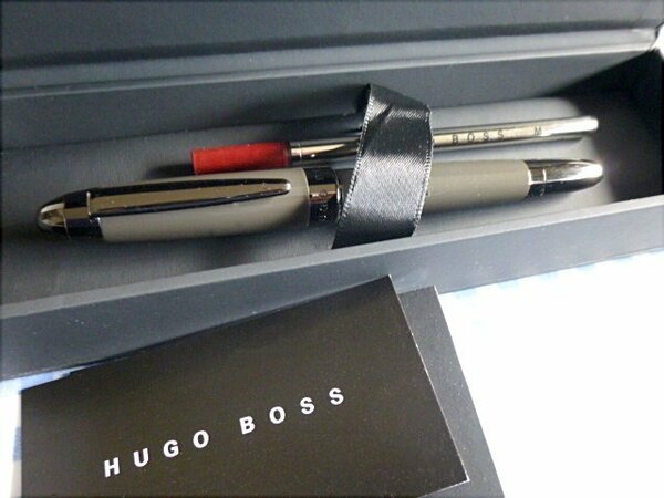 ■ドイツ製 HUGO BOSS(ヒューゴボス)アイコングレーローラーボールペン【未使用品】