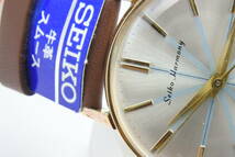 ☆☆☆１９６２年製　SEIKO Harmony１９石　男、女用サイズ　手巻紳士腕時計　金色機械　大変希少なデザイン_画像3