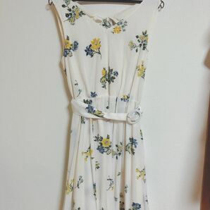 美品　未使用　ページボーイ　ワンピース　花柄　花柄ワンピース服