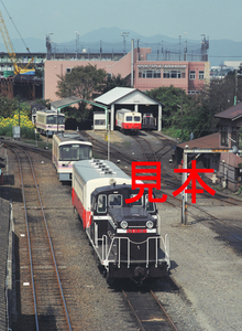 鉄道写真645ネガデータ、122604330002、DD13-367、他、鹿島鉄道、石岡機関区、2000.09.21、（4591×3362）