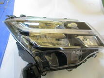 《送料無料》トール　右ヘッドライト　LED　STANLEY　W3917　DBA-M900S-GBGE_画像2
