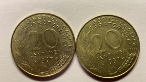 【古銭】外国銭　フランス　20サンチーム硬貨　2枚（1997年２枚）