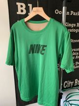 NIKE ナイキ 半袖 Tシャツ メンズ M リバーシブル ベージュ 緑 グリーン ストリート スケボー スポーツ 古着 ドライフィット 速乾 DRYFIT_画像1