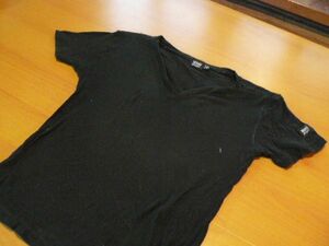 マンゴーｖネック黒Tシャツ・mango