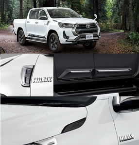 TOYOTA HILUX トヨタ純正 フェンダーガーニッシュ フードガーニッシュ ボディ サイドモールディング 銀 REVO GUN125 ブラック パッケージ S