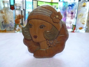 ξ Italy made Vintage tree carving brooch ξ ITALY tree ..