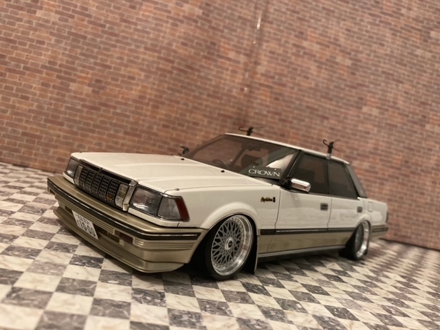 1/18 希少120台限定 トヨタ クラウン 120型 3.0 ロイヤルサルーンG