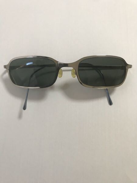 特価☆値下げ☆送料無料☆本物☆EMPORIO ARMANI(エンポリオアルマーニ)☆シルバーメタルフレーム☆ロゴ有り☆グレーレンズ☆匿名発送対応