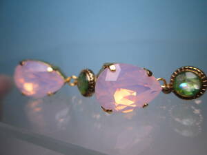 * green & pink glass. beautiful earrings case attaching 