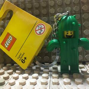 凸凸凸 レゴ LEGO ☆ ミニフィグ キーホルダー ☆ さぼてんスーツ / カクタスボーイ Cactus Boy Key Chain ☆ 新品 凸凸凸の画像2