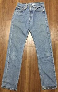 USA輸入★Levi’s リーバイス ジーンズ W26(66cm) ストレート★ボタンフライ グアテマラ製 デニムパンツ