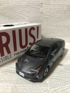 1/30 トヨタ 新型プリウス PRIUS 前期 非売品 カラーサンプル ミニカー　グレーメタリック