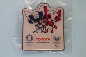 非売品　TOYOTA 　東京オリンピック　パラリンピック　記念ピンバッジ　　即決価格