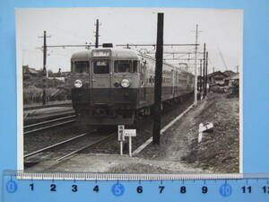 (J35) 写真 古写真 電車 鉄道写真 165系 昭和41年6月 中央線 アルバムからの剥がし跡があります 