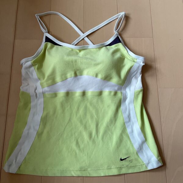 送料無料 NIKE FIT ナイキ ブラキャミソール ブラキャミ スポーツブラ スポブラ サイズS 送料込み