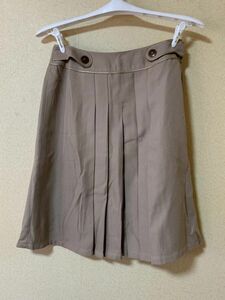  decoration button attaching pleated skirt beige [KAE-589]