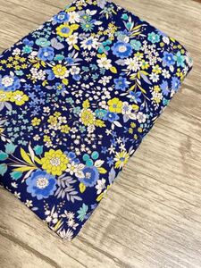スケア生地 ボタニカル 花柄 綿100% 2mカット