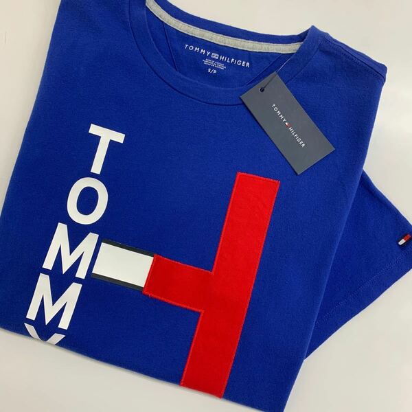 ★Tommy Hilfiger 大人気のUS限定品胸ビッグロゴアップリケ半袖T
